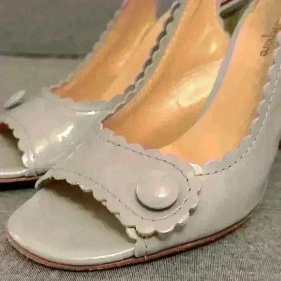 Nanette Lepore Scalloped Open Toe Gray Patent Leather Pump Women’s Size 6.5 - Picture 11 of 14